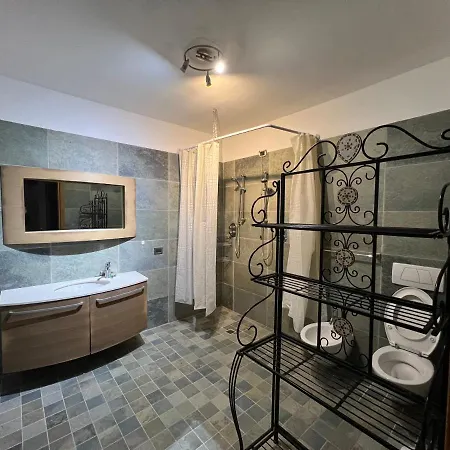 Nisportino Domus Aparthotel 2*