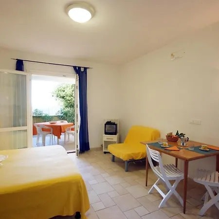 Nisportino Domus Aparthotel 2*